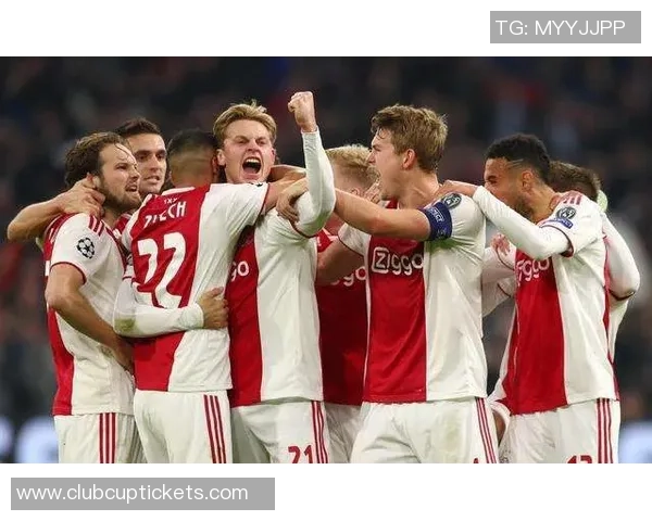 德累斯与凯泽的激烈对决揭示了足球战术的博弈与球队实力的较量